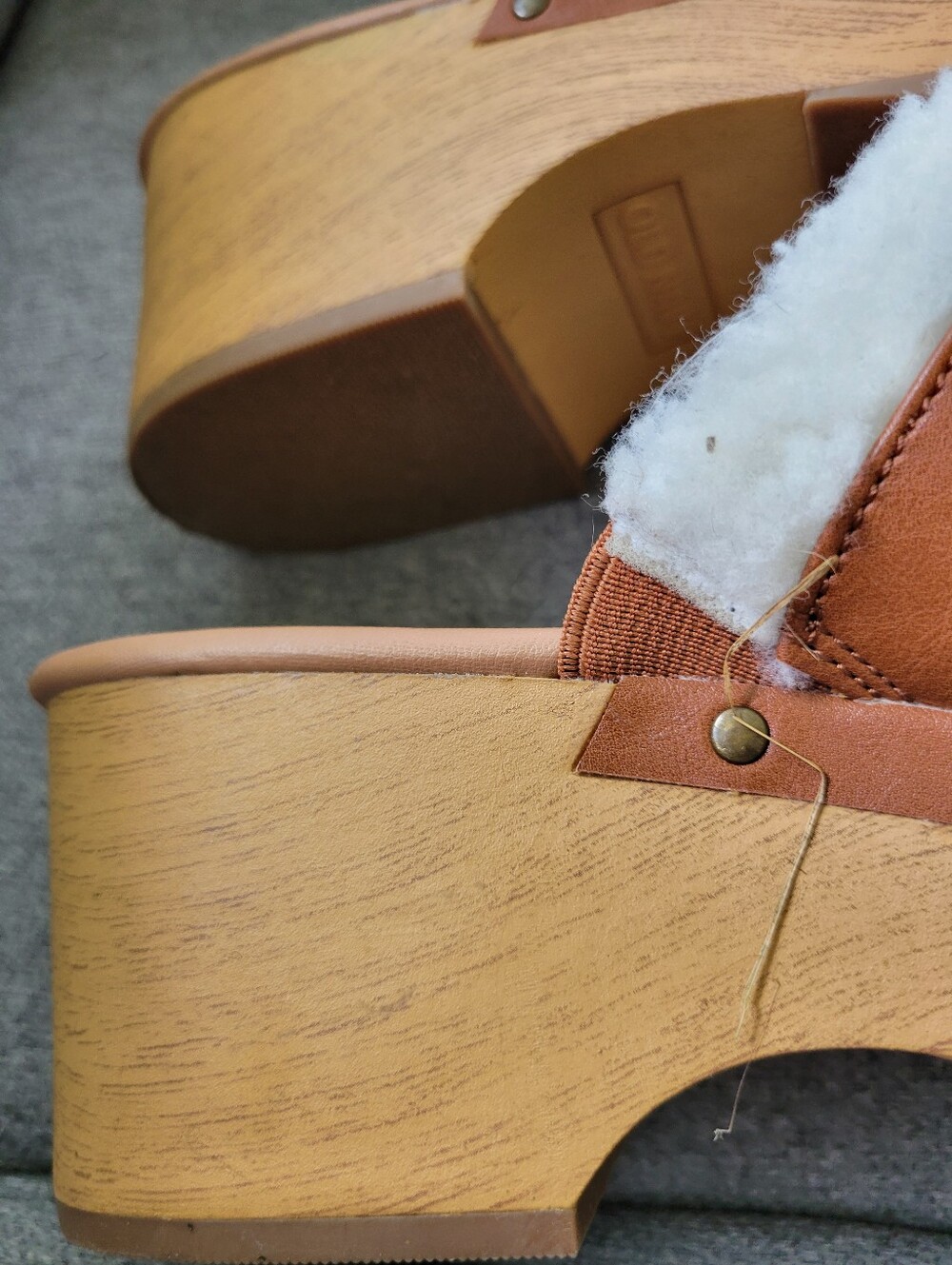 Old Navy Clogs Tan NWOT Size 9 - Picture 6 of 10